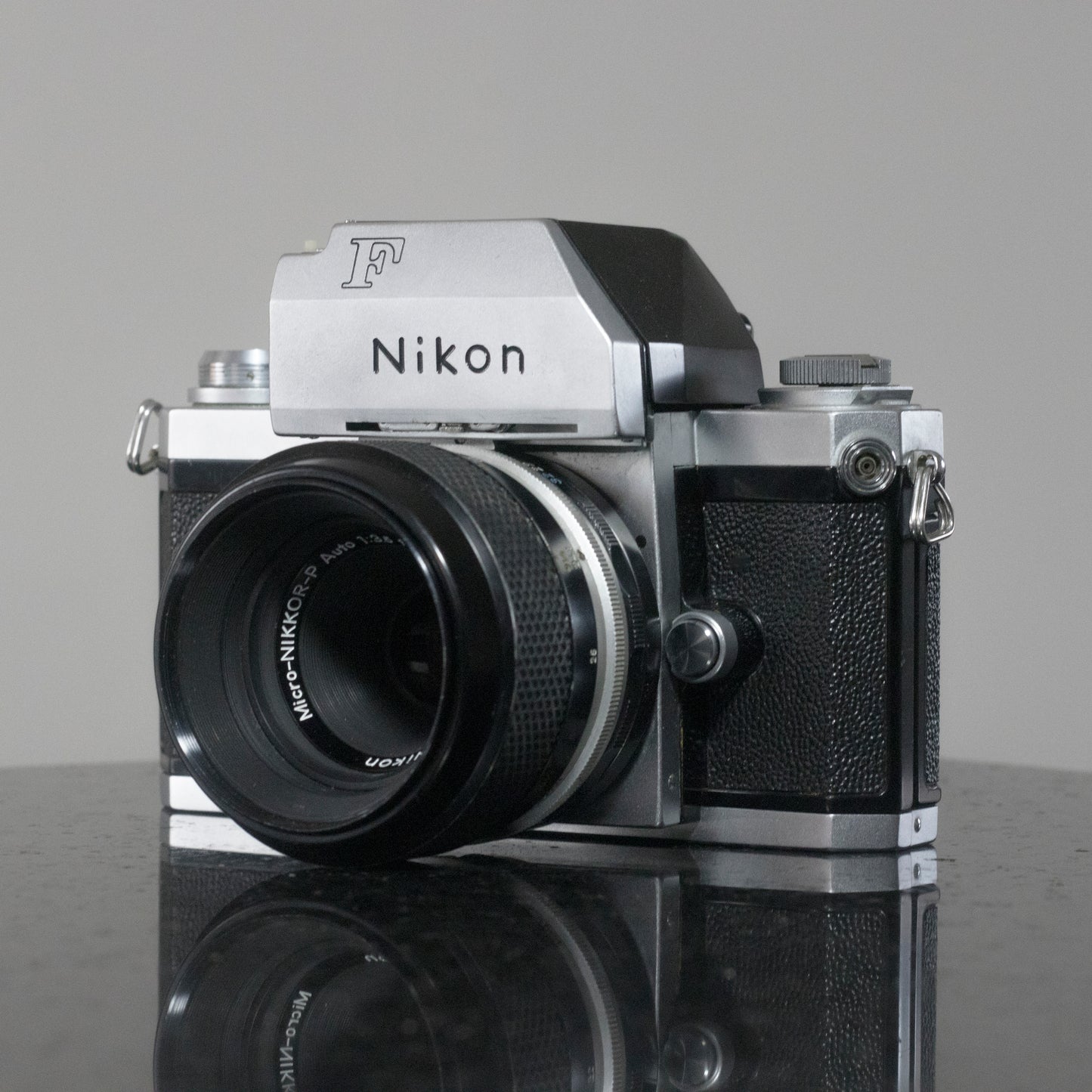 Nikon F + Photomic TN + Micro Nikkor - P auto 55/3.5